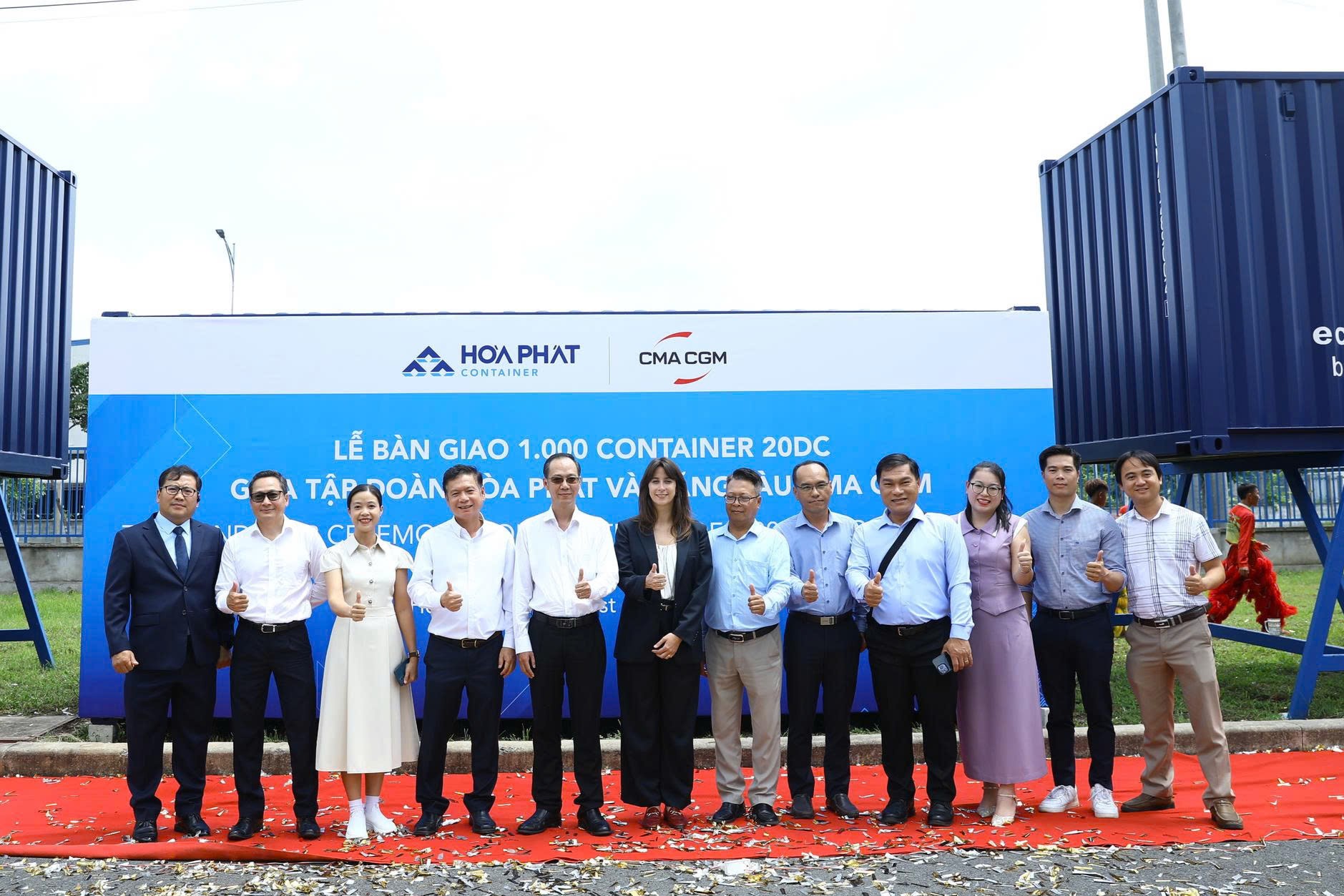 NHÂN SỰ CHỦ CHỐT CỦA PM3 THAM DỰ LỄ BÀN GIAO CONTAINER GIỮA HÒA PHÁT CONTAINER VÀ HÃNG TÀU CMA CGM