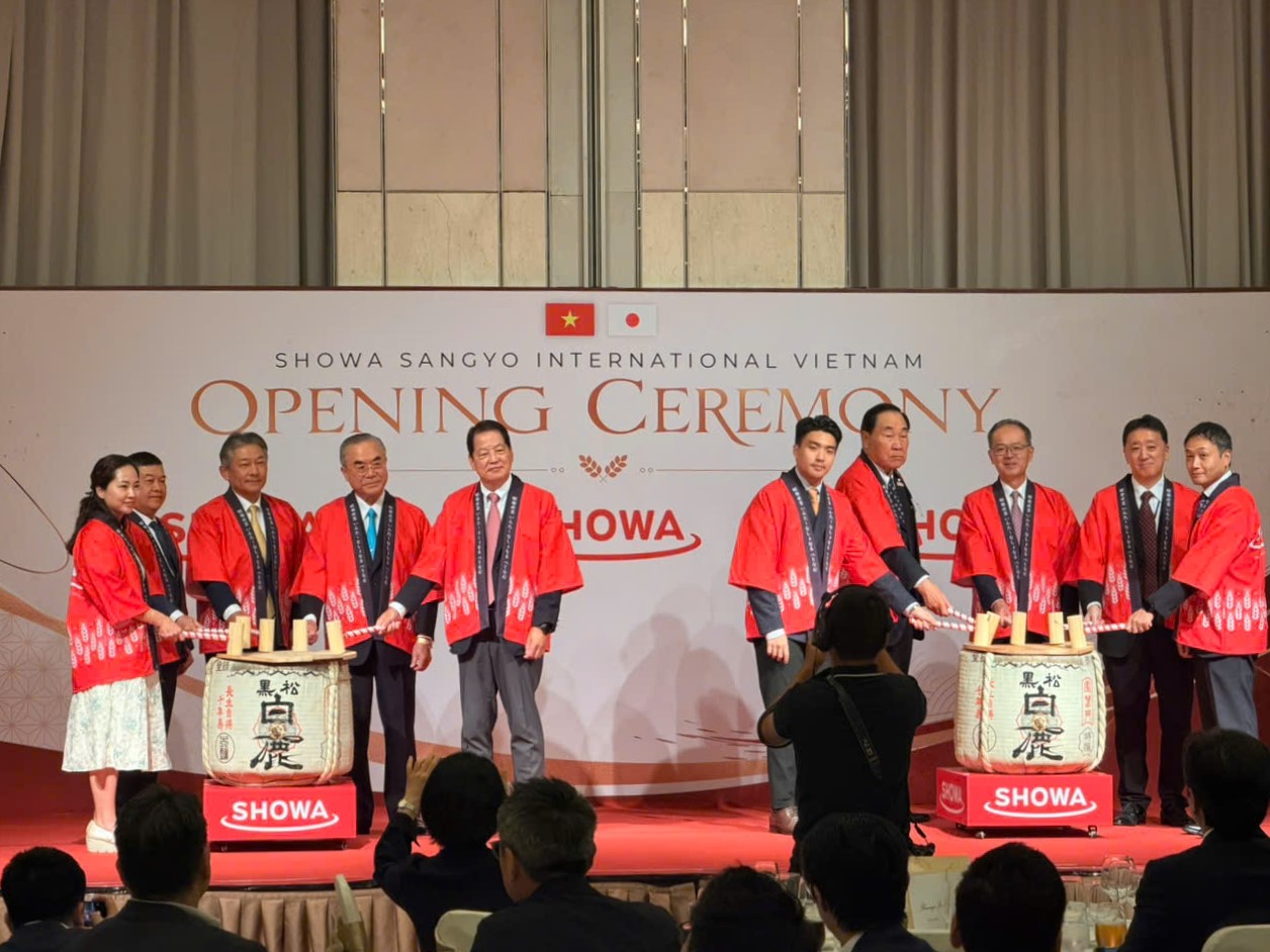 JAPAN'S SHOWA SANGYO INAUGURATES THE PRE-MIXED FLOUR MANUFACTURING PLANT AT PHU MY 3 SPEICALIZED INDUSTRIAL PARK