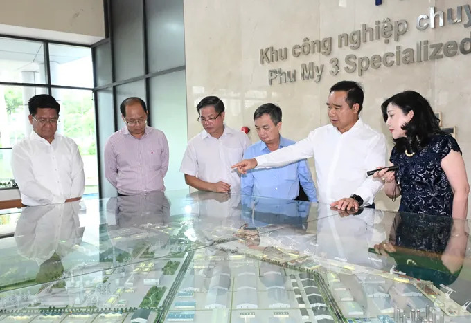 CHAIRMAN OF HO CHI MINH CITY PEOPLE'S COMMITTEE VISITS PHU MY 3 SPECIALIZED INDUSTRIAL PARK, REINFORCING THE VISION FOR AN INDUSTRIAL - LOGISTICS - MARITIME ECONOMY HUB