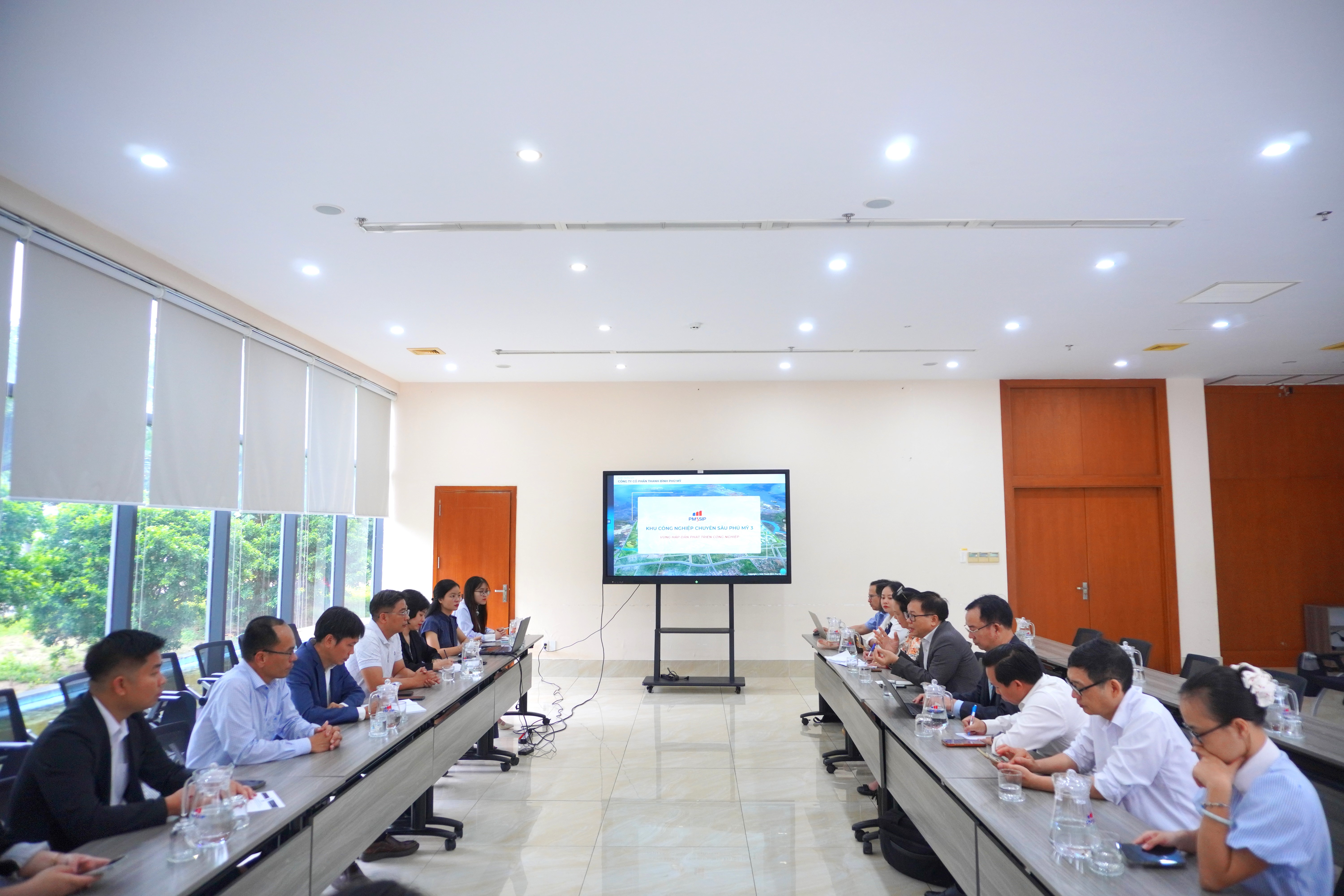 STRENGTHENING UNIVERSITY-ENTERPRISE CONNECTION AND SUPPORTING HUMAN RESOURCE DEVELOPMENT AT PHU MY 3 SPECIALIZED INDUSTRIAL PARK